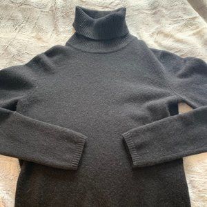 Ann Taylor Black 100% Cashmere Sweater Size Small